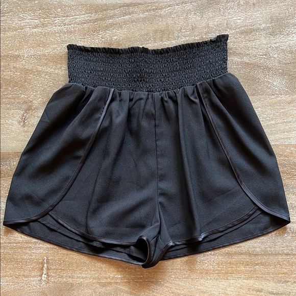 bebe Pants - Bebe Smock Waist Dolphin Short